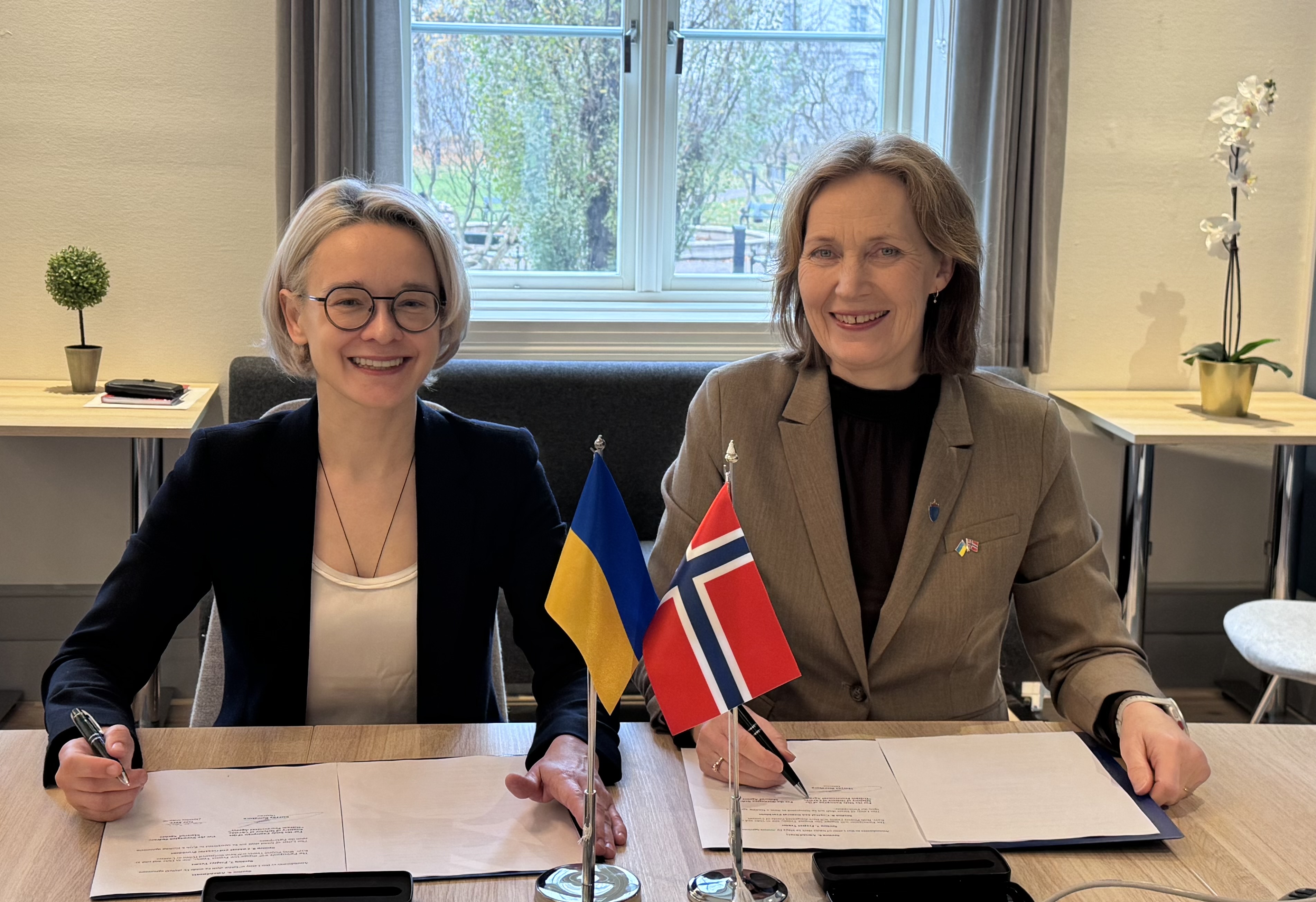 Обмін інформацією та спільні R&D: Агенція оборонних закупівель Міноборони посилює співпрацю з Агенцією оборонних матеріалів Норвегії